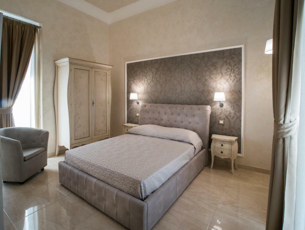 Palazzo Bove Bed & Breakfast กาลาโตเน ภายนอก รูปภาพ