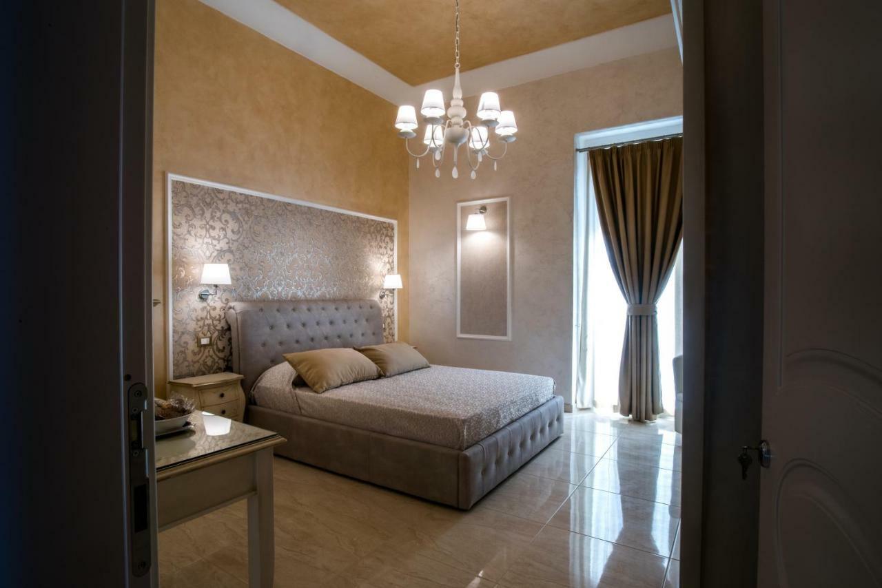 Palazzo Bove Bed & Breakfast กาลาโตเน ภายนอก รูปภาพ